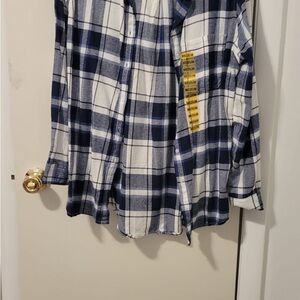 GAP Navy and White Plaid Shirt size Medium 3 shirts bundles